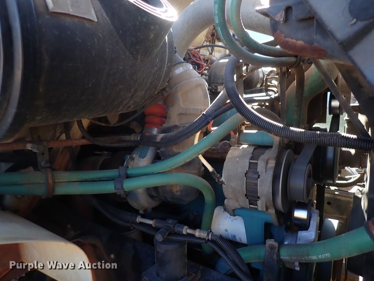 image for item DN2329 1995 International 4900  digger derrick truck