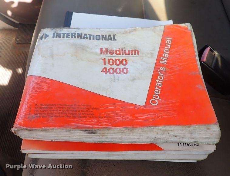 image for item DN2329 1995 International 4900  digger derrick truck