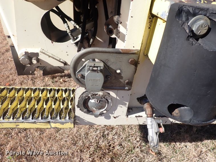 image for item DN2329 1995 International 4900  digger derrick truck