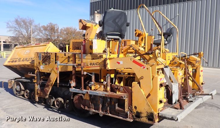 image for item DN2363 2000 Blaw Knox PF5510  paver