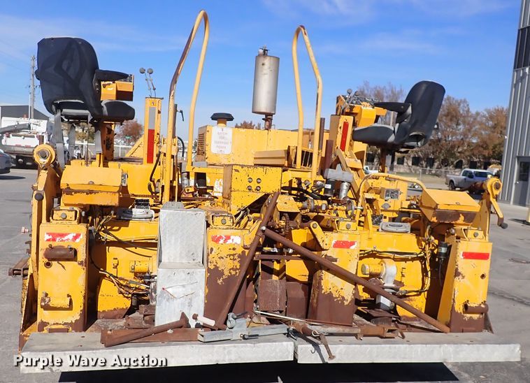 image for item DN2363 2000 Blaw Knox PF5510  paver