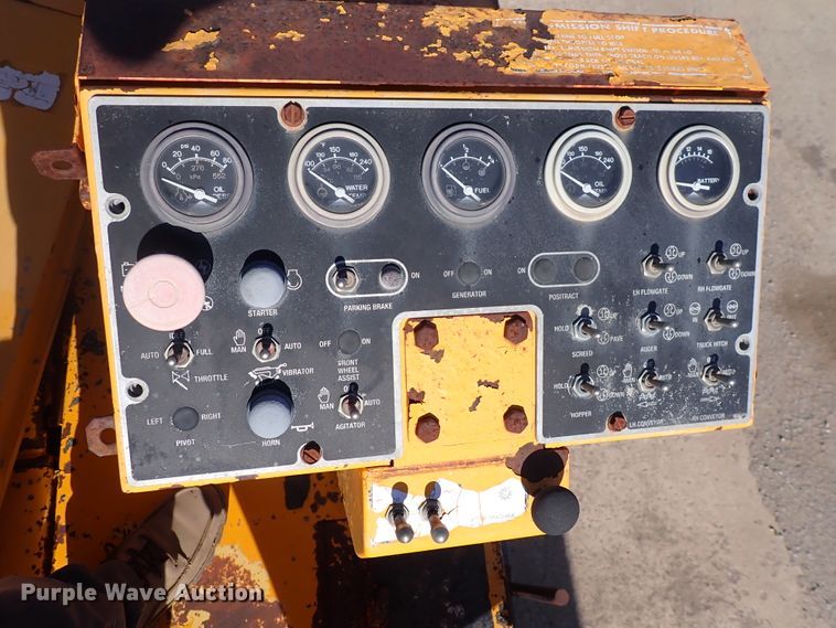 image for item DN2363 2000 Blaw Knox PF5510  paver