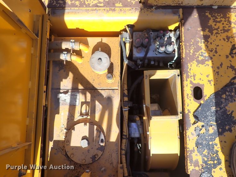 image for item DN2363 2000 Blaw Knox PF5510  paver