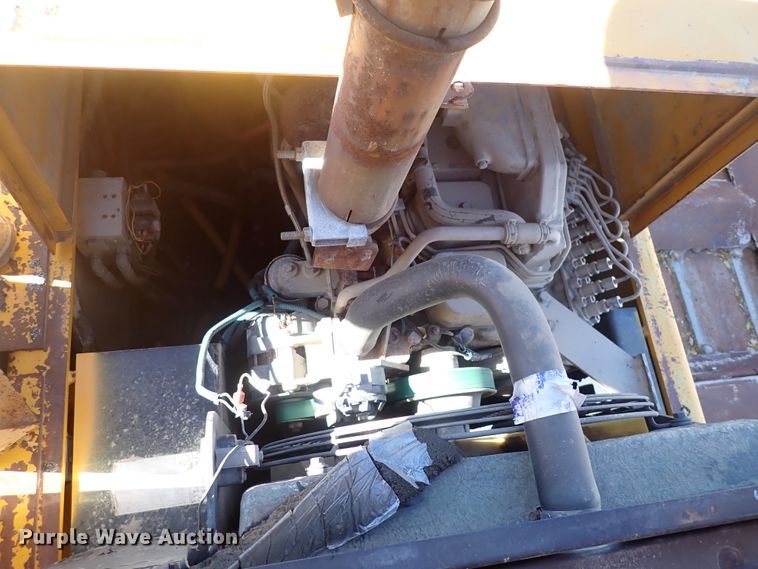 image for item DN2363 2000 Blaw Knox PF5510  paver