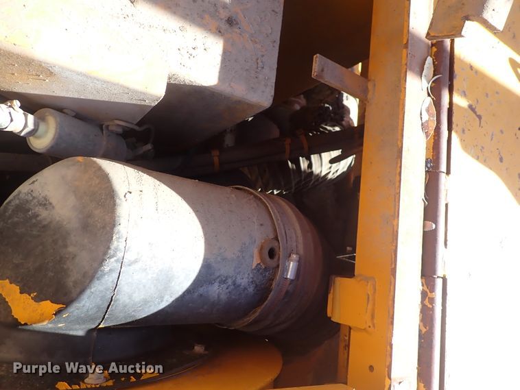 image for item DN2363 2000 Blaw Knox PF5510  paver