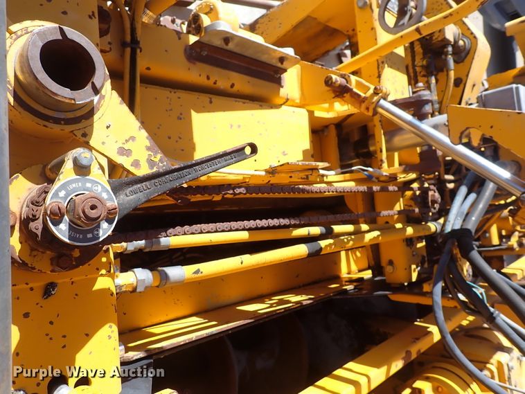 image for item DN2363 2000 Blaw Knox PF5510  paver