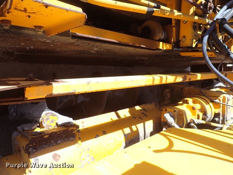 image for item DN2363 2000 Blaw Knox PF5510  paver