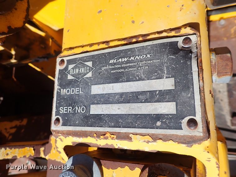 image for item DN2363 2000 Blaw Knox PF5510  paver