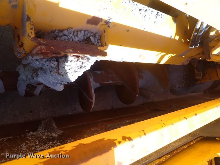 image for item DN2363 2000 Blaw Knox PF5510  paver