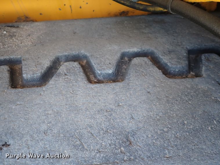 image for item DN2363 2000 Blaw Knox PF5510  paver