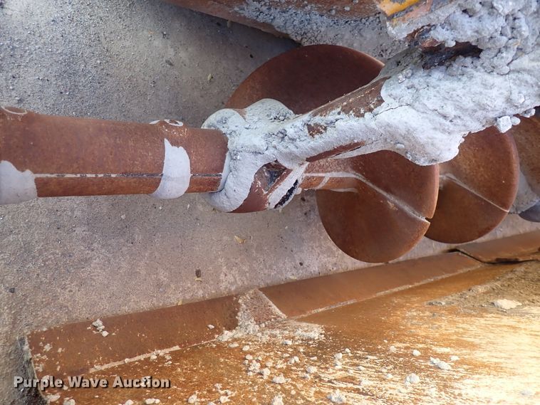 image for item DN2363 2000 Blaw Knox PF5510  paver