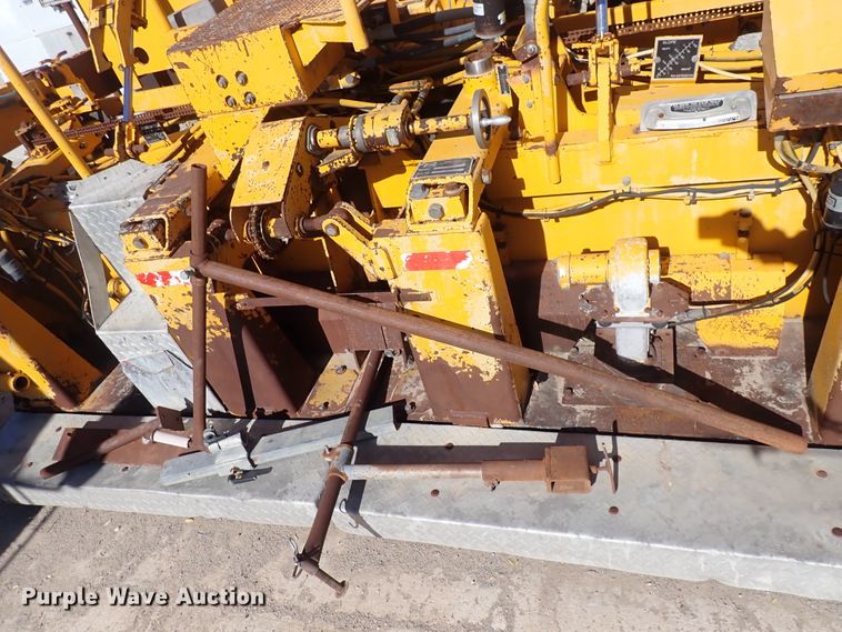 image for item DN2363 2000 Blaw Knox PF5510  paver