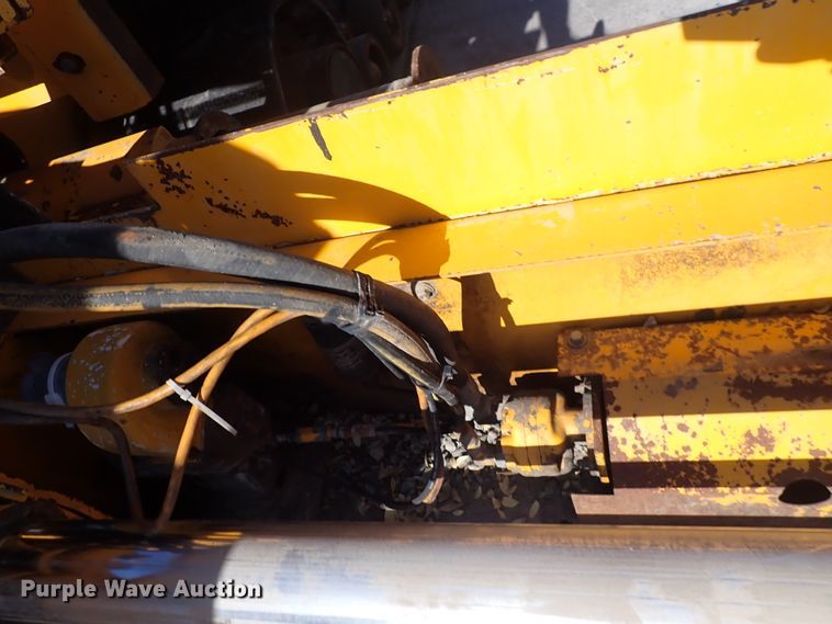 image for item DN2363 2000 Blaw Knox PF5510  paver