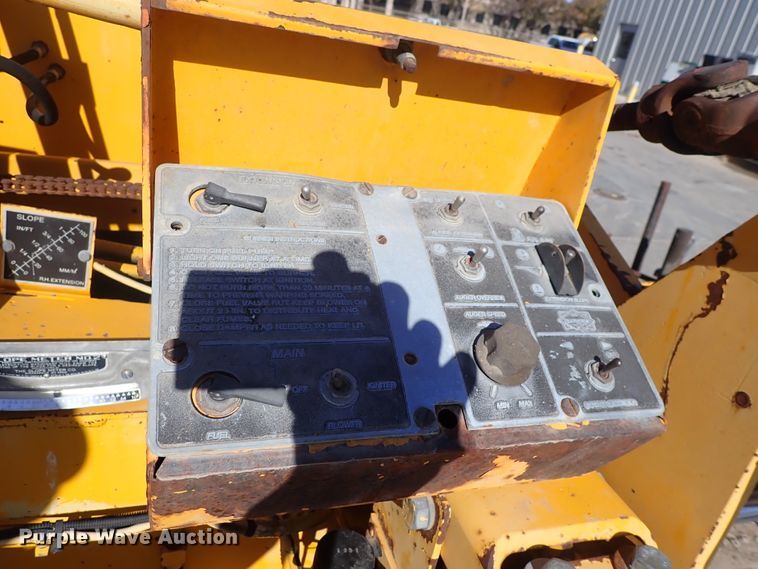 image for item DN2363 2000 Blaw Knox PF5510  paver