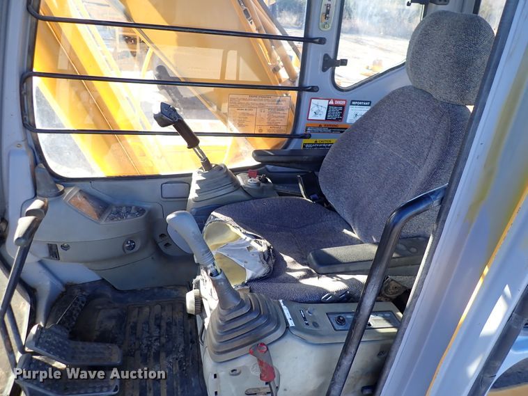 image for item DN2387 1998 John Deere 200LC  excavator