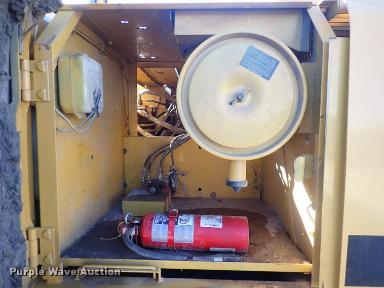 image for item DN2387 1998 John Deere 200LC  excavator