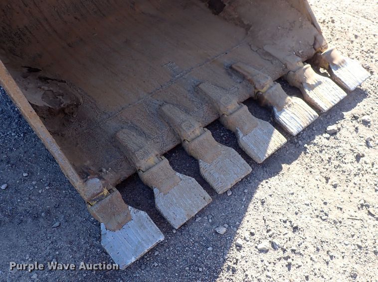 image for item DN2387 1998 John Deere 200LC  excavator