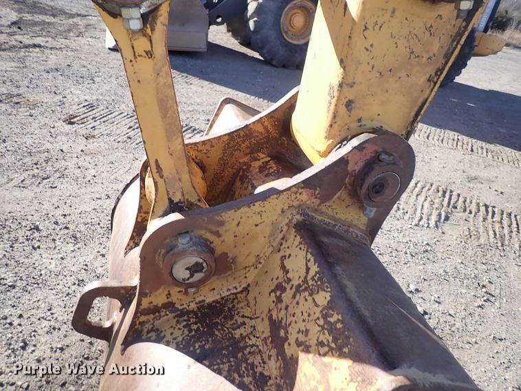 image for item DN2387 1998 John Deere 200LC  excavator