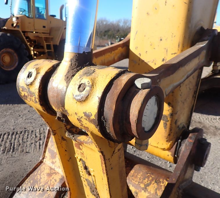 image for item DN2387 1998 John Deere 200LC  excavator