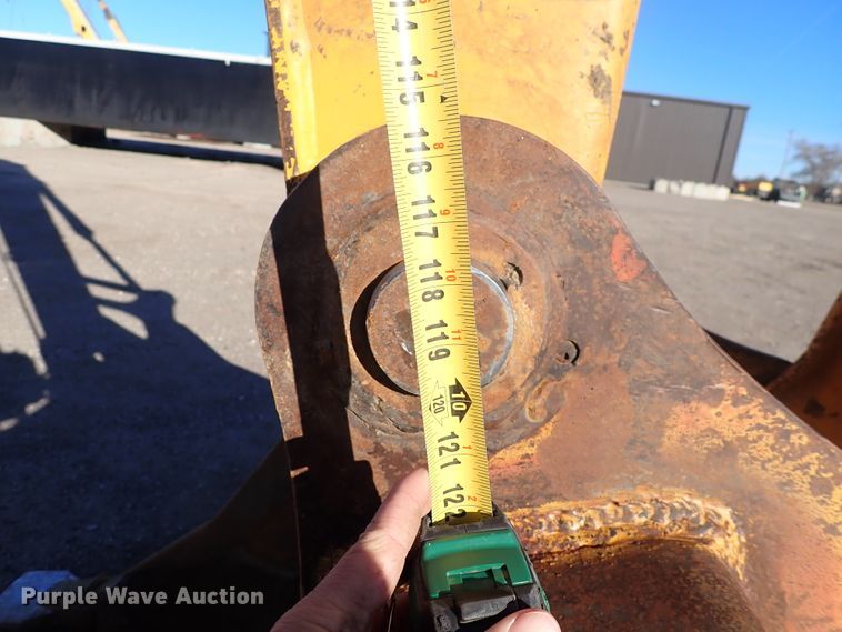 image for item DN2387 1998 John Deere 200LC  excavator