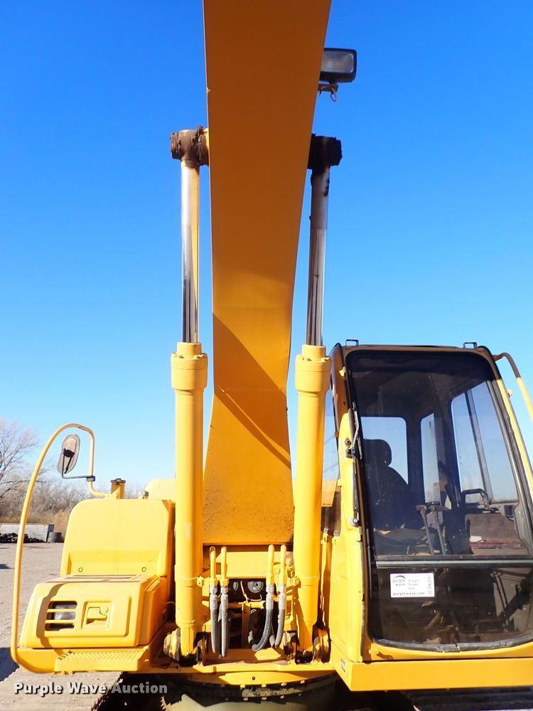 image for item DN2387 1998 John Deere 200LC  excavator