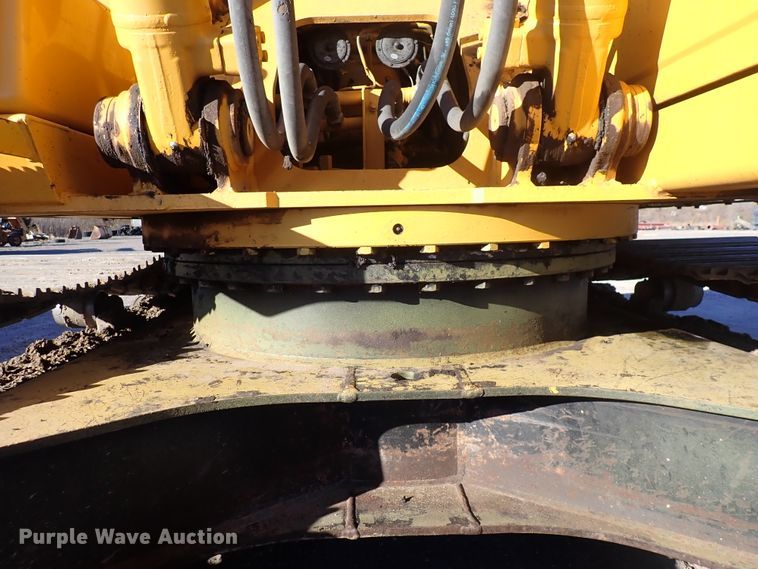 image for item DN2387 1998 John Deere 200LC  excavator