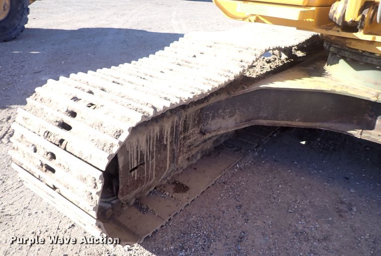 image for item DN2387 1998 John Deere 200LC  excavator