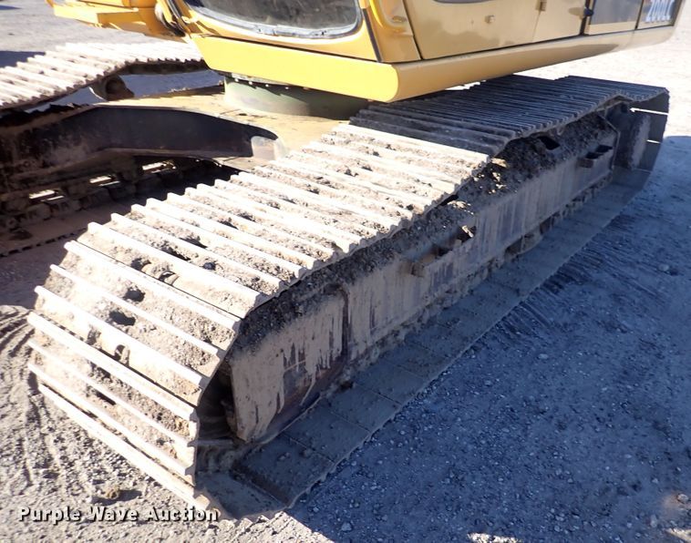 image for item DN2387 1998 John Deere 200LC  excavator