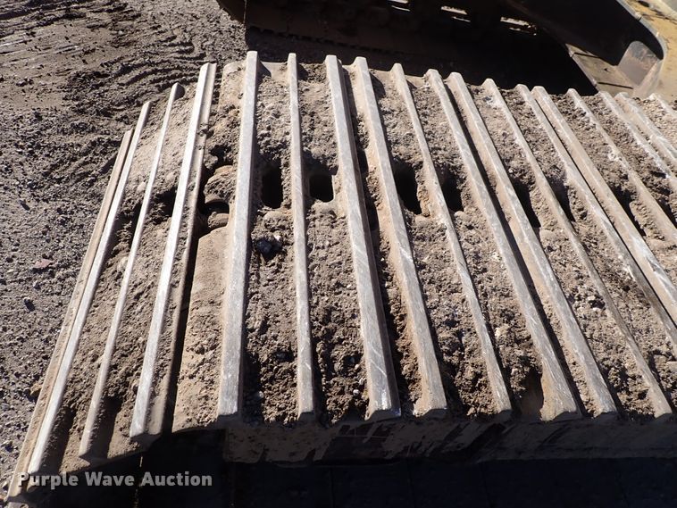 image for item DN2387 1998 John Deere 200LC  excavator