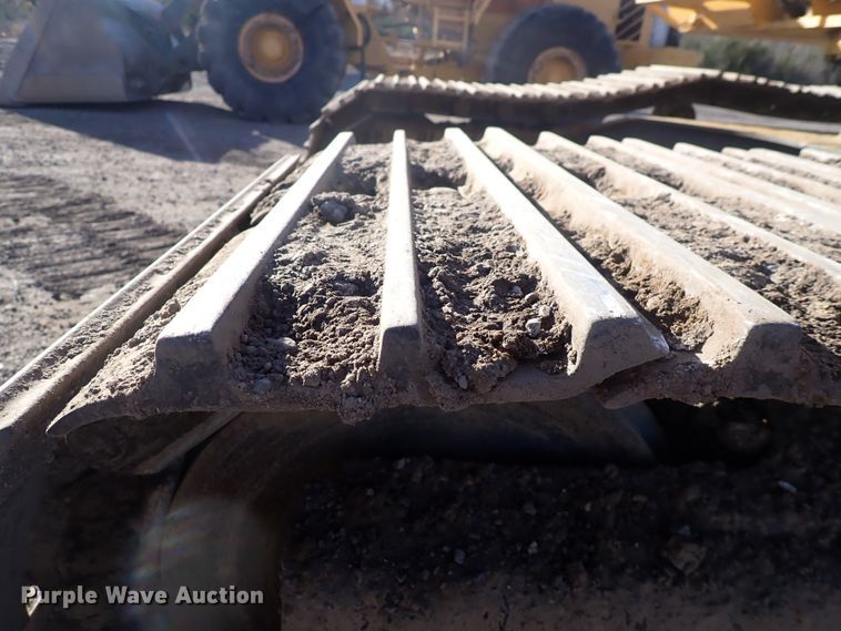 image for item DN2387 1998 John Deere 200LC  excavator