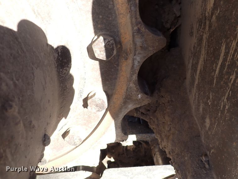 image for item DN2387 1998 John Deere 200LC  excavator