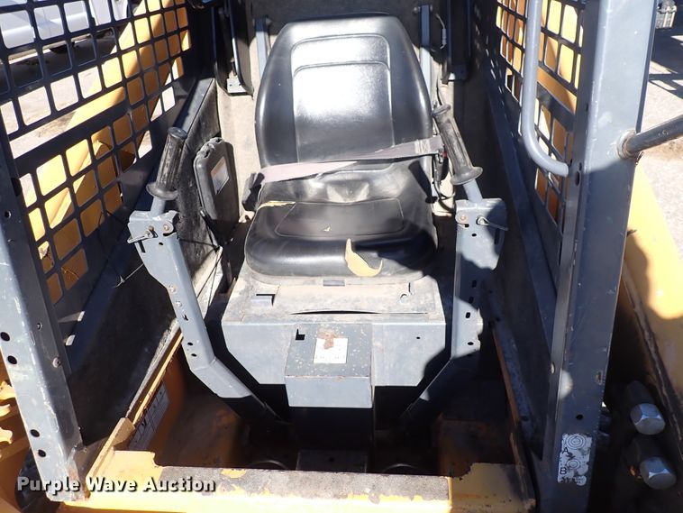 image for item DN2390 Mustang 2054  skid steer loader