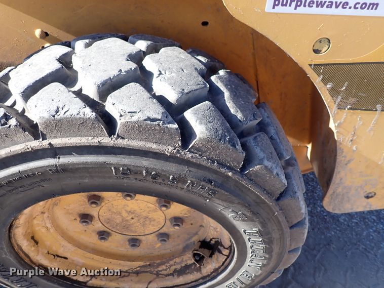 image for item DN2390 Mustang 2054  skid steer loader