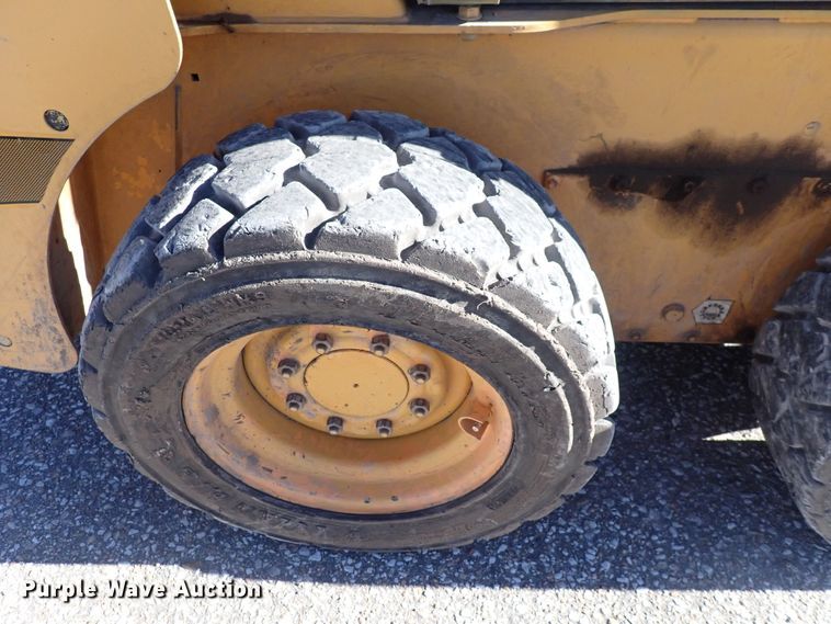 image for item DN2390 Mustang 2054  skid steer loader