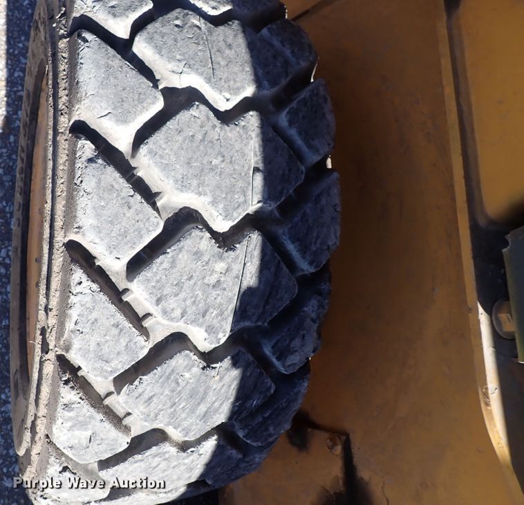 image for item DN2390 Mustang 2054  skid steer loader