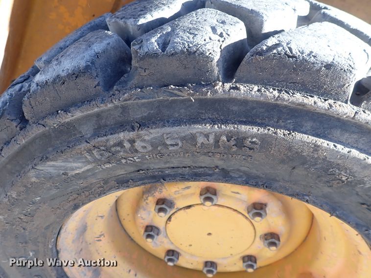 image for item DN2390 Mustang 2054  skid steer loader