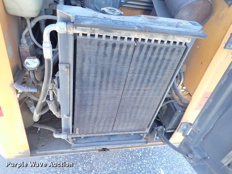 image for item DN2390 Mustang 2054  skid steer loader