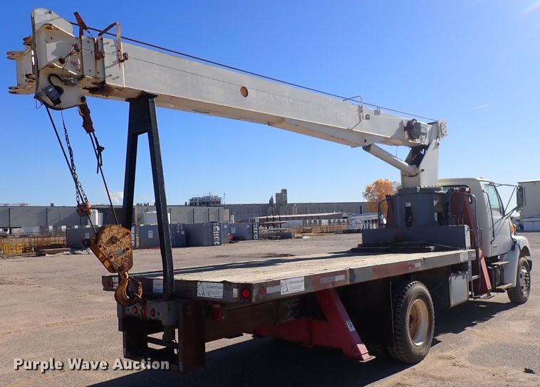 image for item DN2391 2000 Sterling L7500  crane truck
