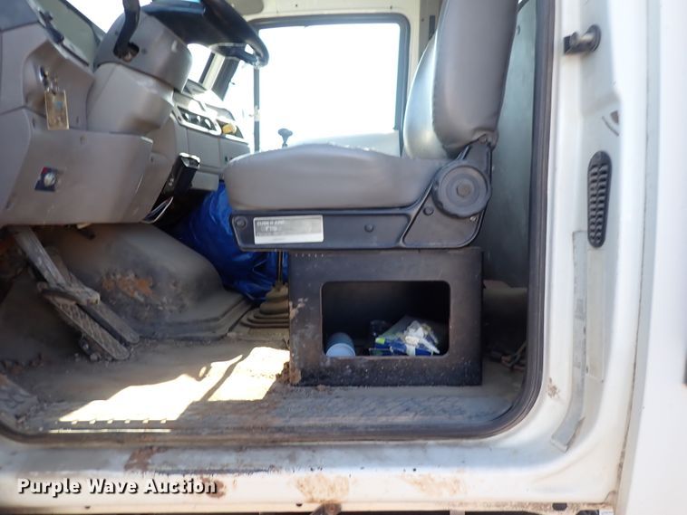 image for item DN2391 2000 Sterling L7500  crane truck