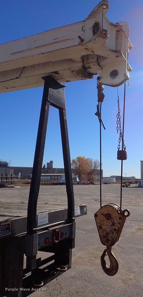 image for item DN2391 2000 Sterling L7500  crane truck