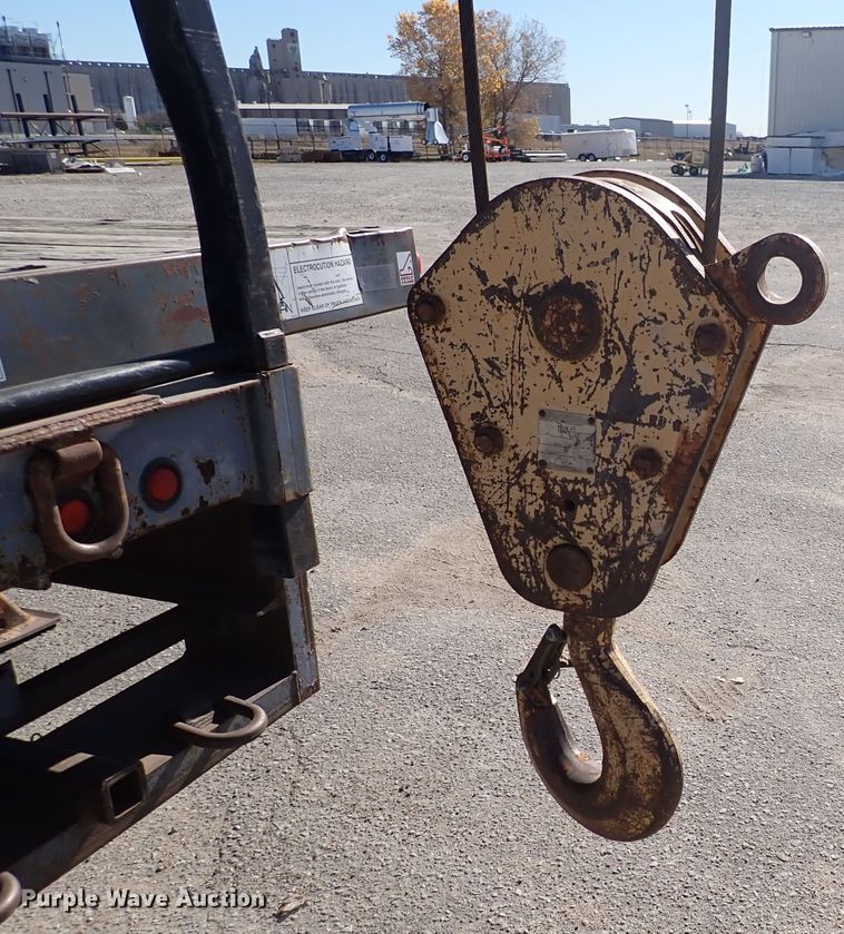 image for item DN2391 2000 Sterling L7500  crane truck