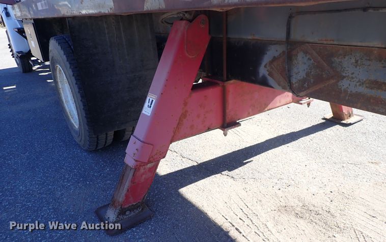 image for item DN2391 2000 Sterling L7500  crane truck