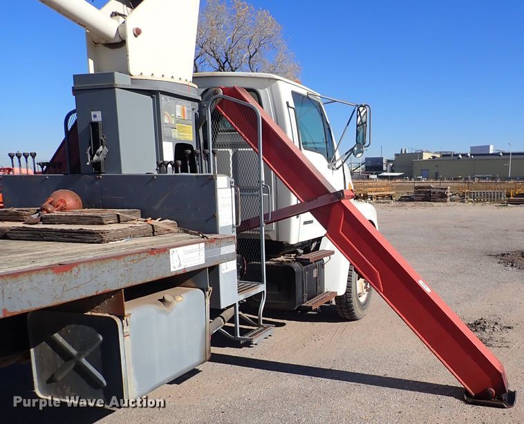 image for item DN2391 2000 Sterling L7500  crane truck
