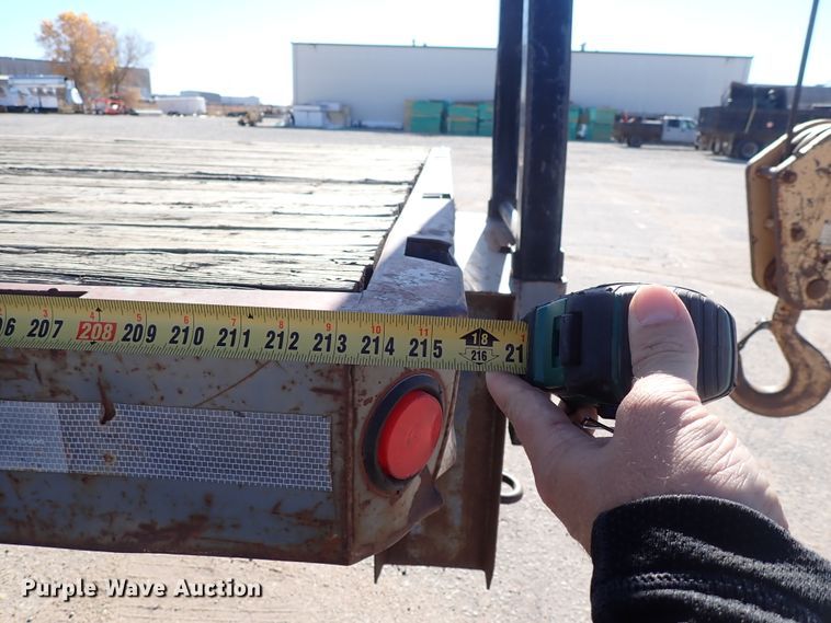 image for item DN2391 2000 Sterling L7500  crane truck