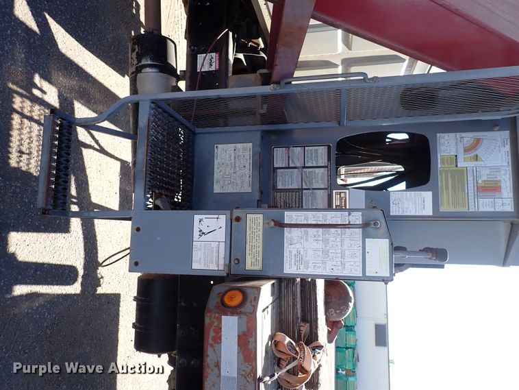 image for item DN2391 2000 Sterling L7500  crane truck