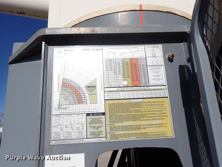 image for item DN2391 2000 Sterling L7500  crane truck