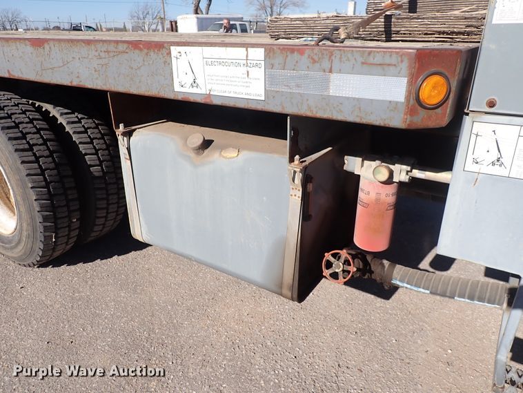 image for item DN2391 2000 Sterling L7500  crane truck