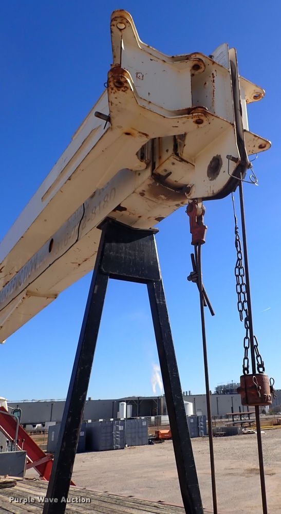 image for item DN2391 2000 Sterling L7500  crane truck