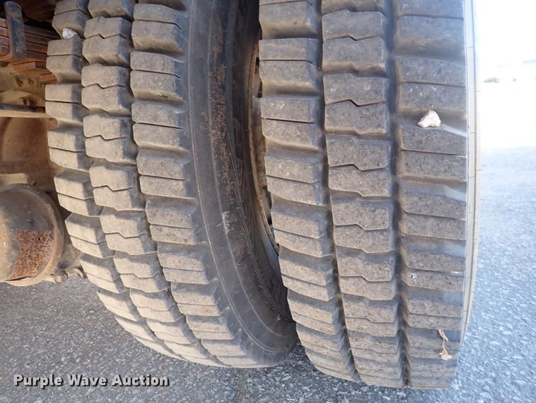 image for item DN2391 2000 Sterling L7500  crane truck