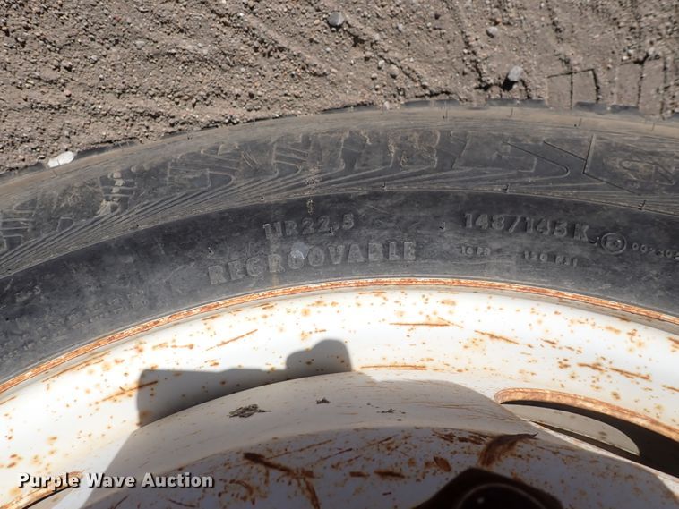 image for item DN2391 2000 Sterling L7500  crane truck